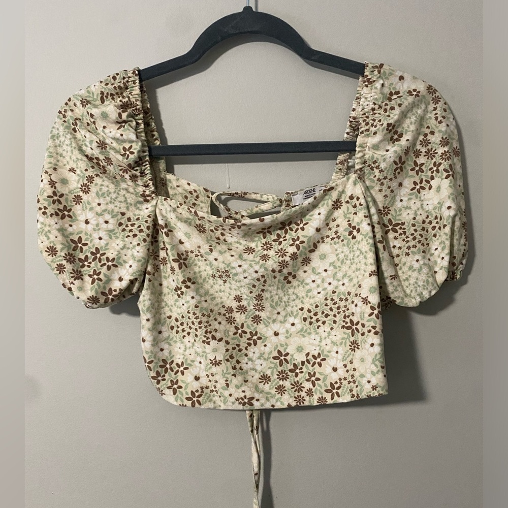 Ardene Floral Puff Sleeve Crop Top